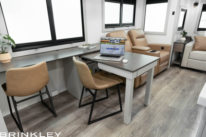 Brinkley Z Dinesk™ - L Desk