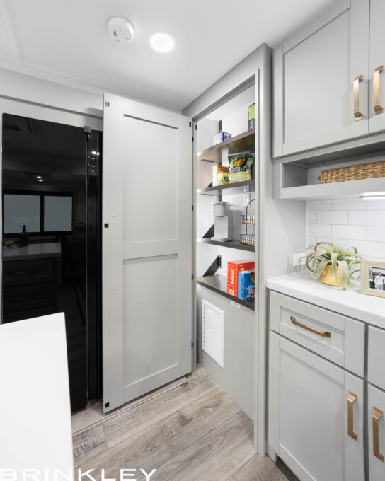 Large Pantry & Adjustable Shelving