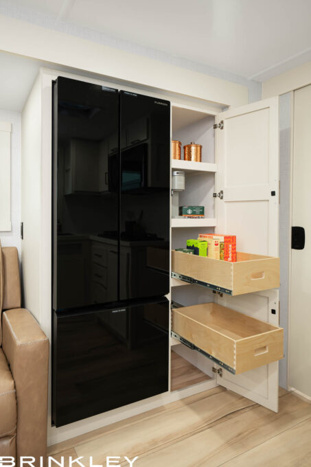 Large Luxury Travel Trailer RV Pantry & 12v Fridge & Freezer