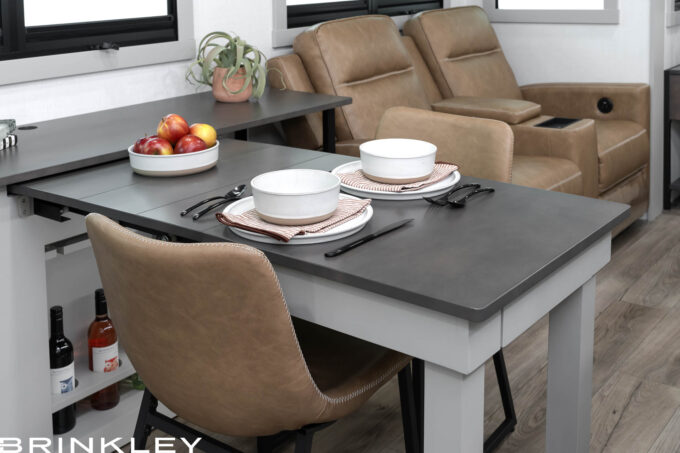 Brinkley Z Dinesk™