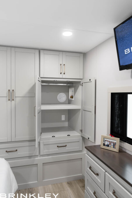 travel trailer with washer & dryer