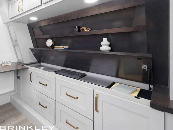 Fifth Wheel Private Office with a Desk