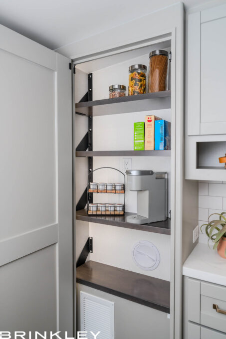 Large Pantry w/ Power