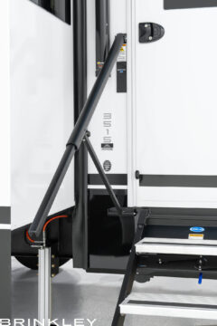 Luxury Fifth Wheel Entry